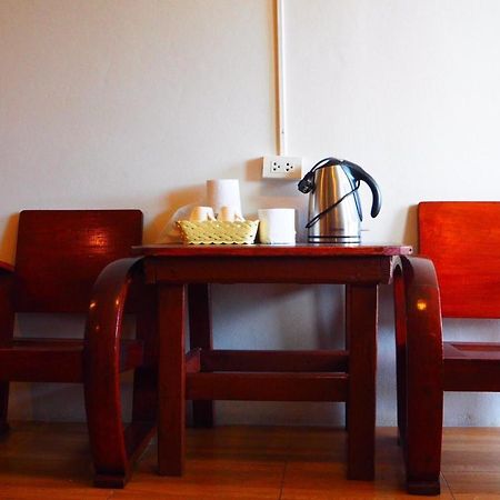 Samchai Hotel Si Racha Exteriör bild