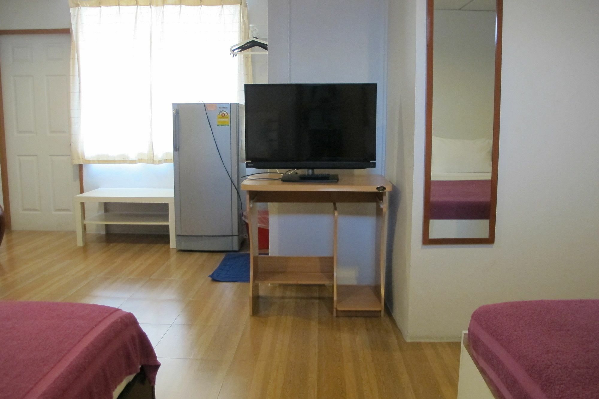 Samchai Hotel Si Racha Exteriör bild