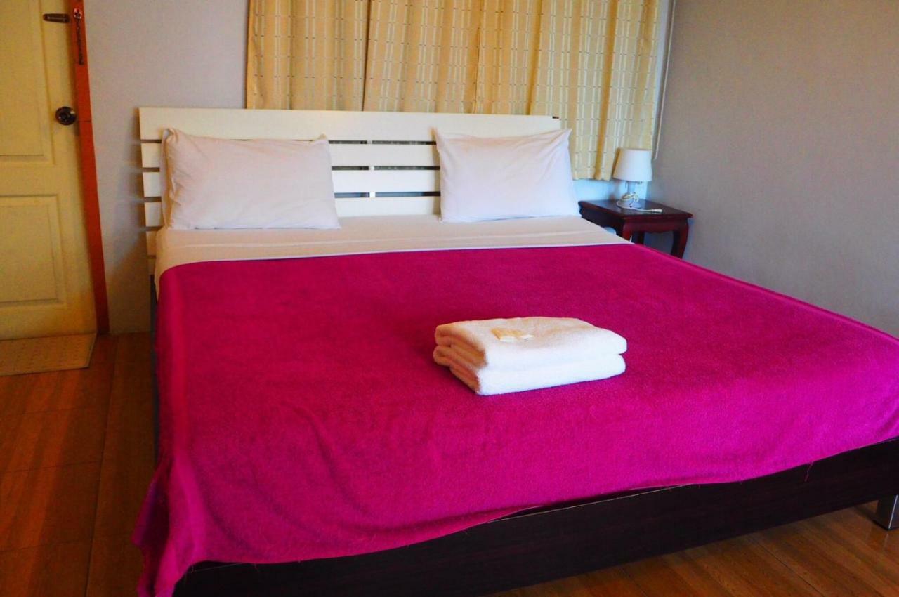 Samchai Hotel Si Racha Exteriör bild