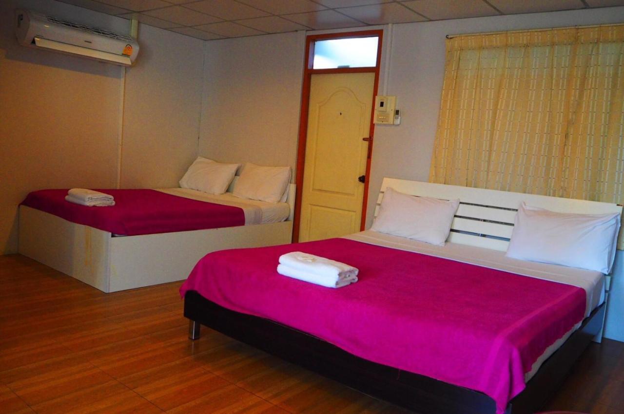 Samchai Hotel Si Racha Exteriör bild