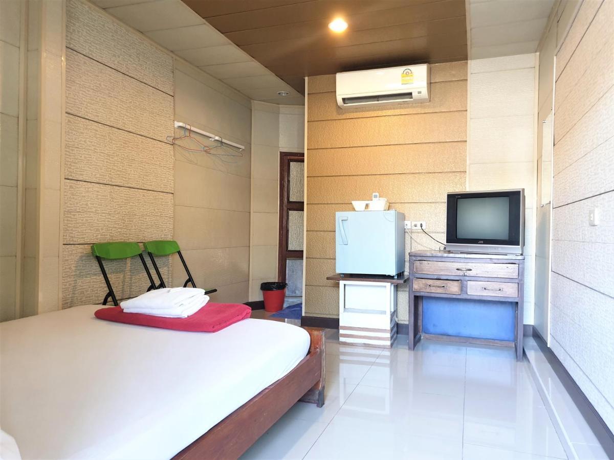 Samchai Hotel Si Racha Exteriör bild